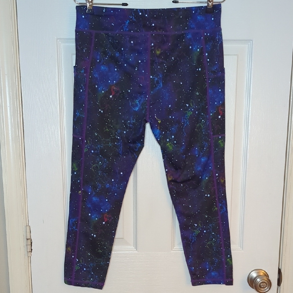 Constantly Varied Gear Women's Galaxy Print Capri Leggings - Picture 9 of 12